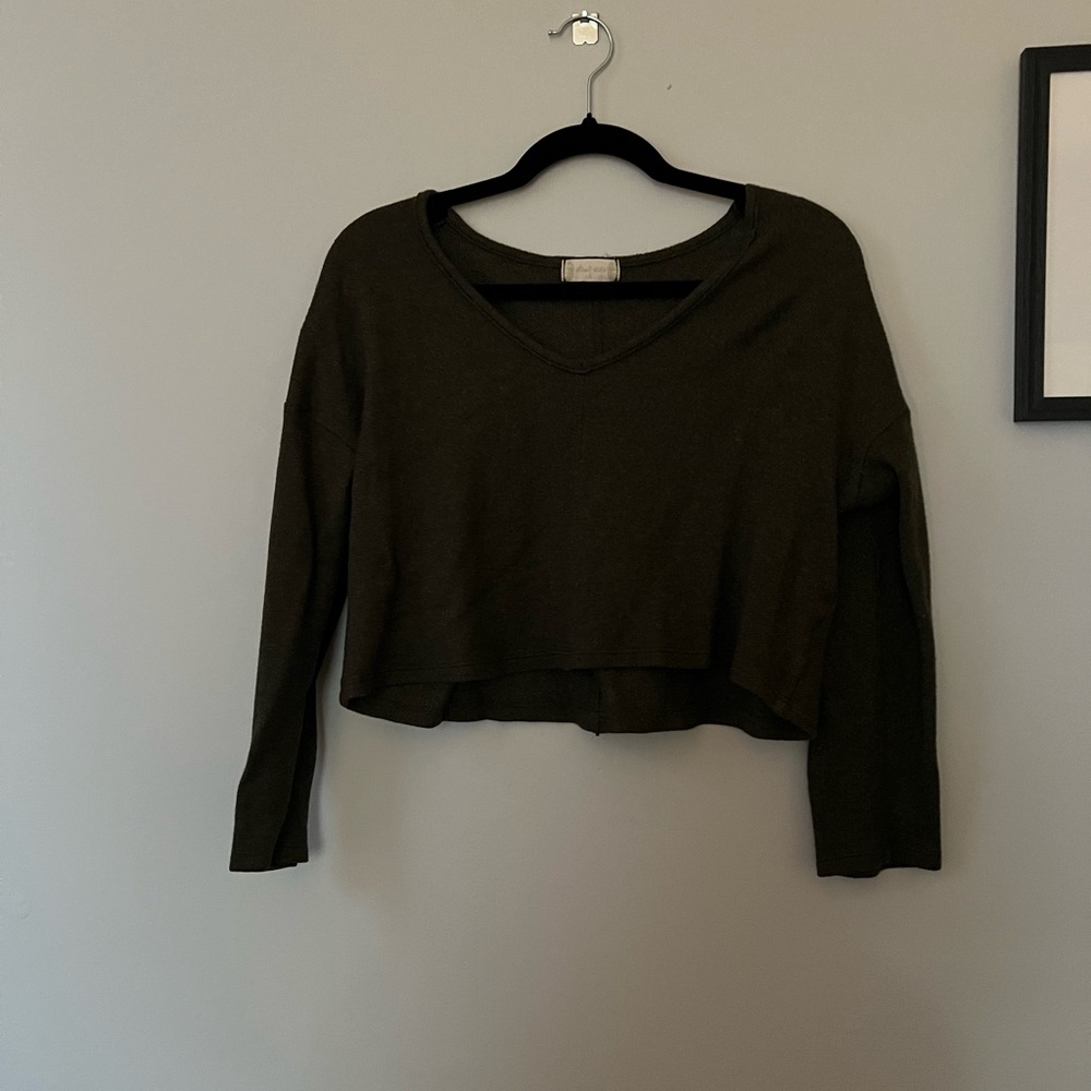 Cropped Green Long Sleeve